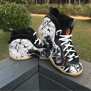 Nike Little Posite One Black and White Shattered Backboard size 4.5 Youth